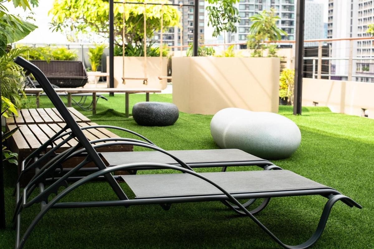Karaarom Khách sạn 4*